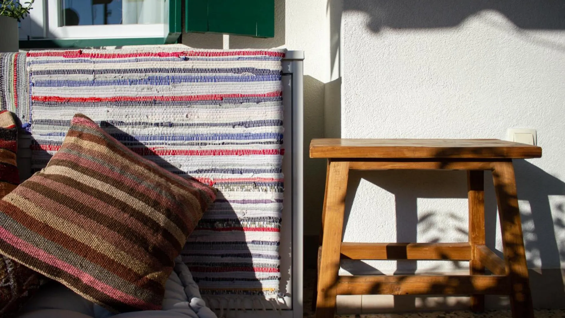 Homevision - City Chic - Cozy Balcony Bliss Thessaloníki